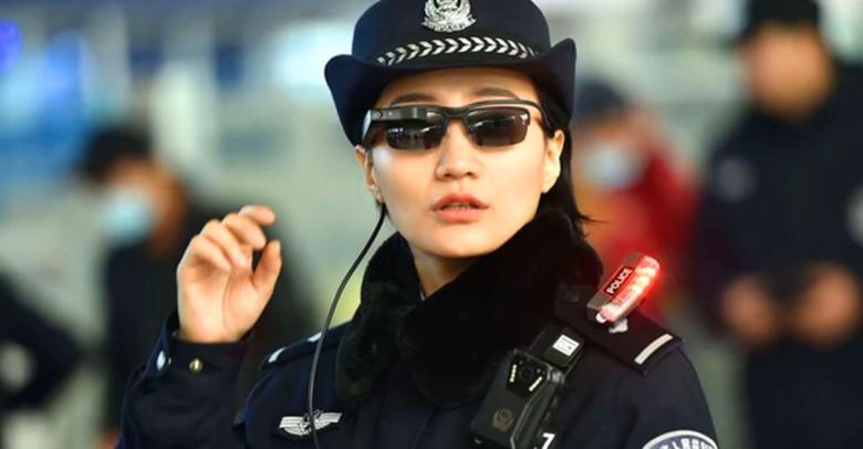 La policía de China comenzó a usar lentes con reconocimiento facial