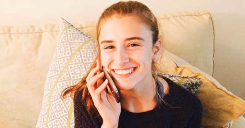 Esta adolescente rompió su iPhone y lo cambió por un teléfono antiguo. Nunca ha sido más feliz