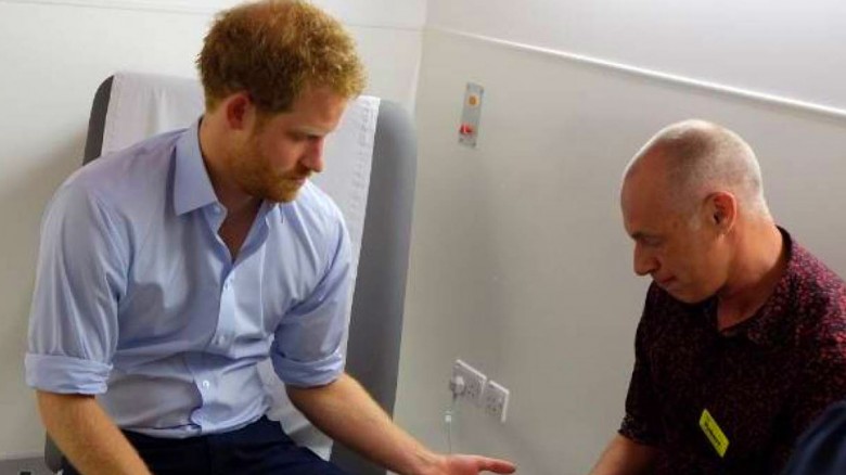 El principe Harry se hizo una prueba de HIV y la transmitieron en vivo!