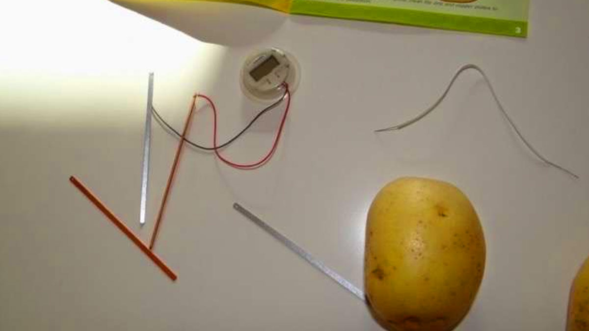 Aprende como generar electricidad con una patata – Sonrie Para Vivir Mejor